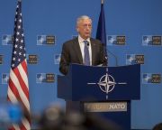 James Mattis: tarthatatlan az INF-szerződés Oroszország általi megsértése