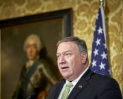 Pompeo: az Egyesült Államok egyenlő versenyfeltételeket akar Kínával