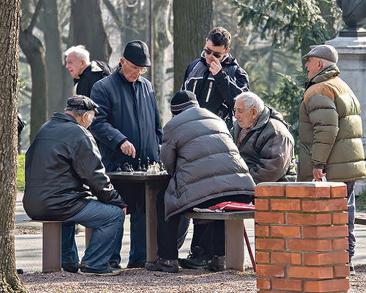 Pénteken kezdik utalni a 13. havi nyugdíj egy heti részét