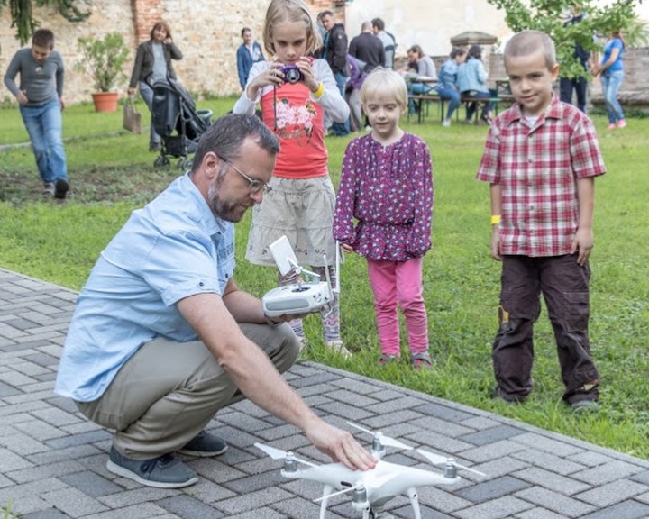 A régészet napja - Gyerekprogramok és közösségi feltárás Baranyában