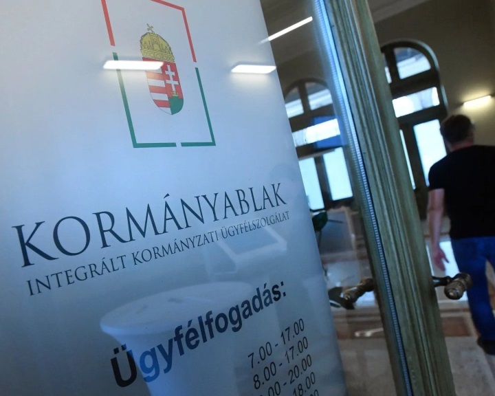 Hétvégi nyitvatartás segíti az okmánycserét a kormányablakokban június végéig