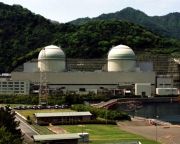 Tíz atomreaktor újraindítását kérelmezték japán energiacégek