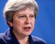 May: szó sem lehet második népszavazásról a Brexitről